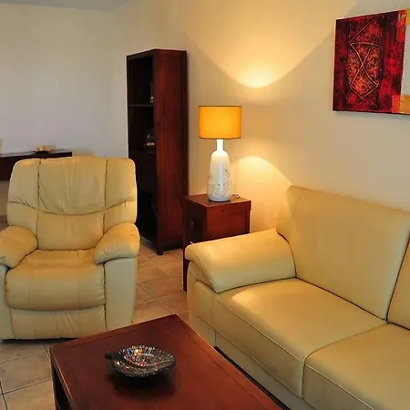 Villa Playa Blanca Sleeps 6 Pool Wifi